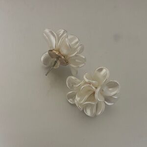 Elegant White Floral Earrings
